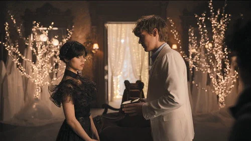 Уэнздей 1 сезон 4 серия — кадр