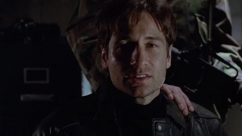 Секретные материалы 1 сезон 10 серия — кадр